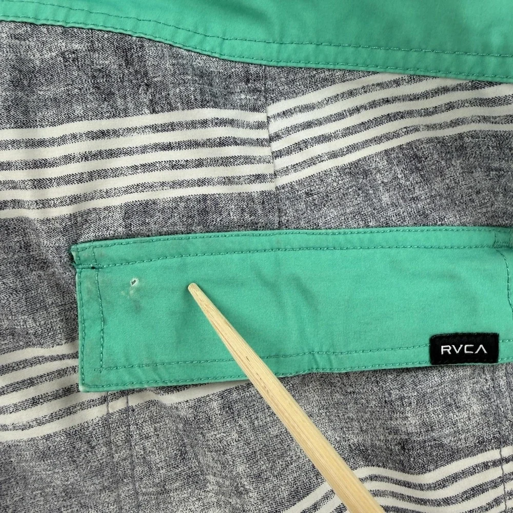 RVCA Board Shorts Mens Medium Gray Stripe Surf Swim Trunks Green Trim Quick Dry‎